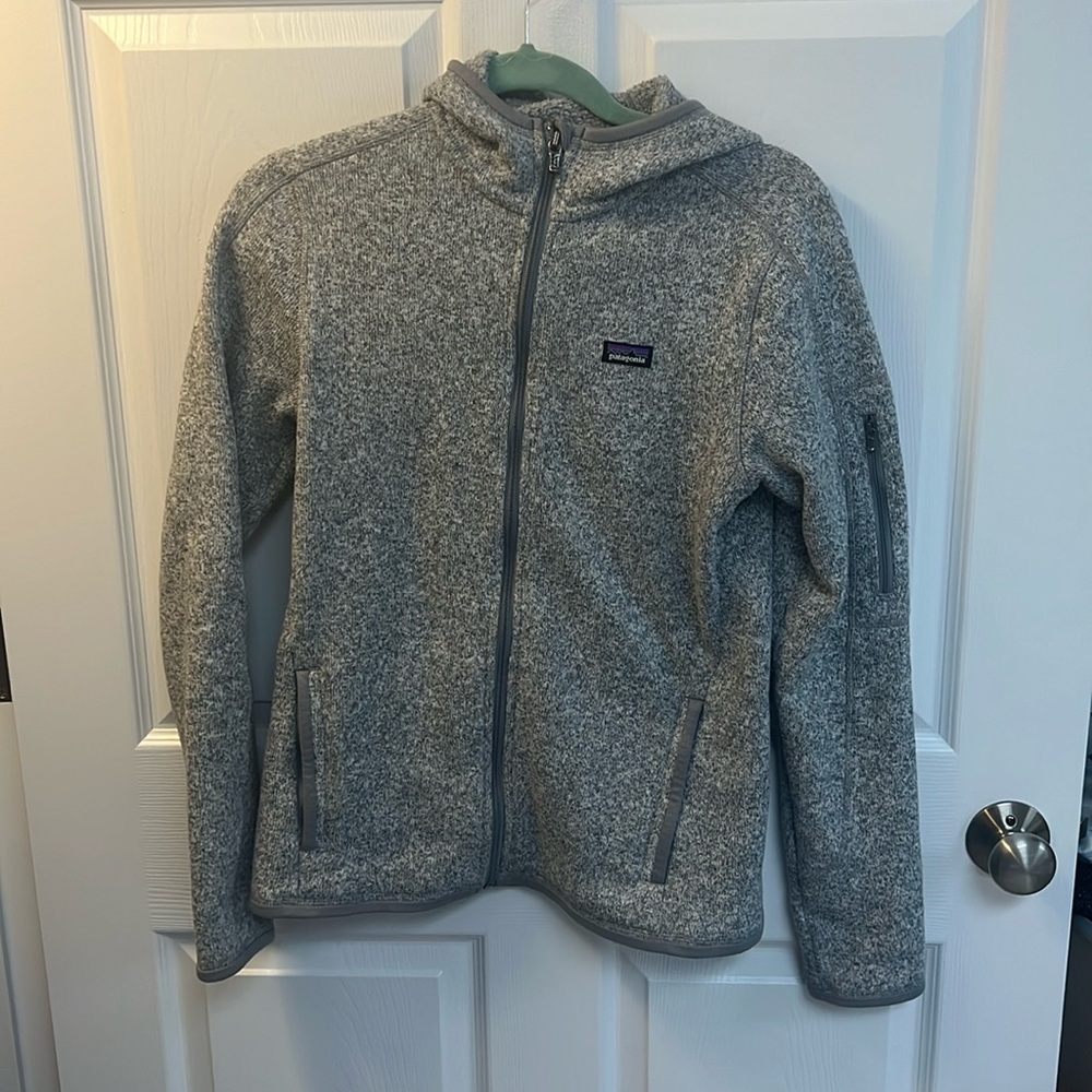 Women’s Patagonia gray hooded better sweater jacket in great condition